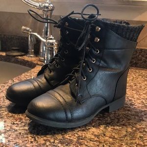 Girls black boots